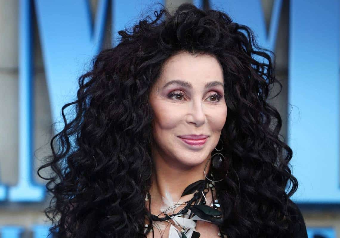 הזמרת שר מותחת ביקורת קשה: ״הרפובליקנים הם נאצים״