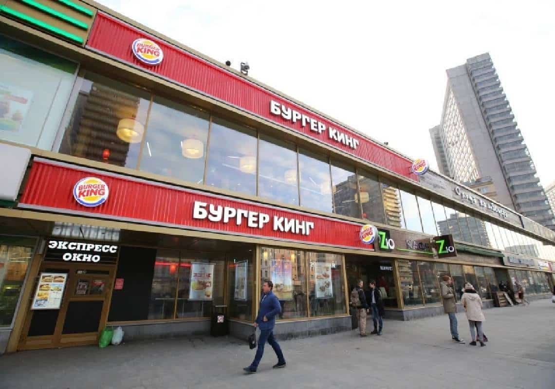 זכיין ברגר קינג ברוסיה 'מסרב' לסגור את 800 סניפי הרשת שבבעלותו