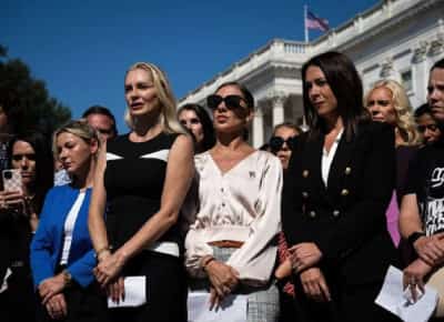 פרסום שמות קורבנות אפשטיין מעורר סערה: עשרות נשים נחשפו במסמכים ששחרר הקונגרס