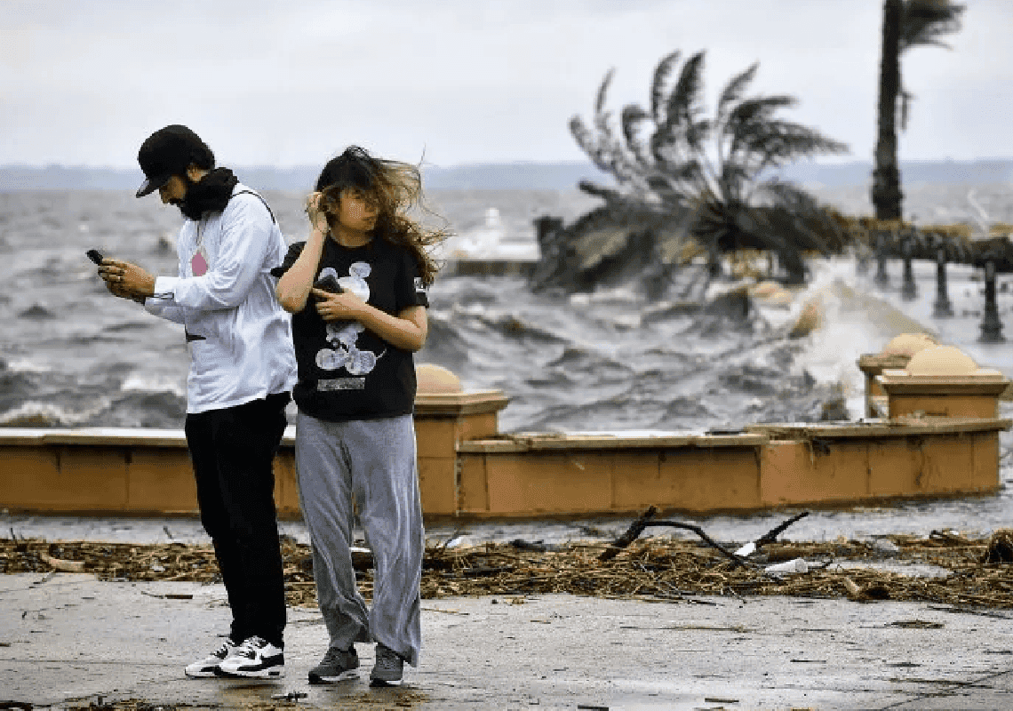 סערה טרופית מתקרבת לחוף המזרחי של ארצות הברית 