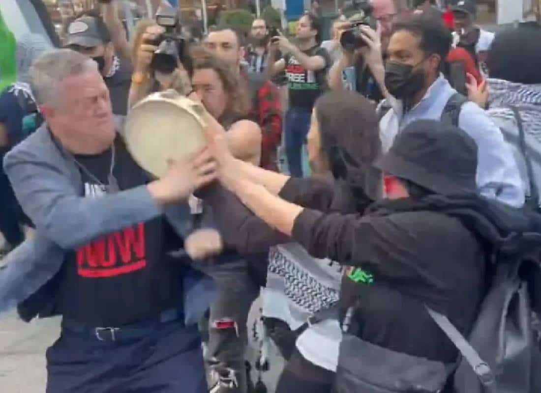 יו"ר ארגון "הרוב הדמוקרטי של ישראל" הותקף על ידי המון פרו פלסטינאי בניו יורק