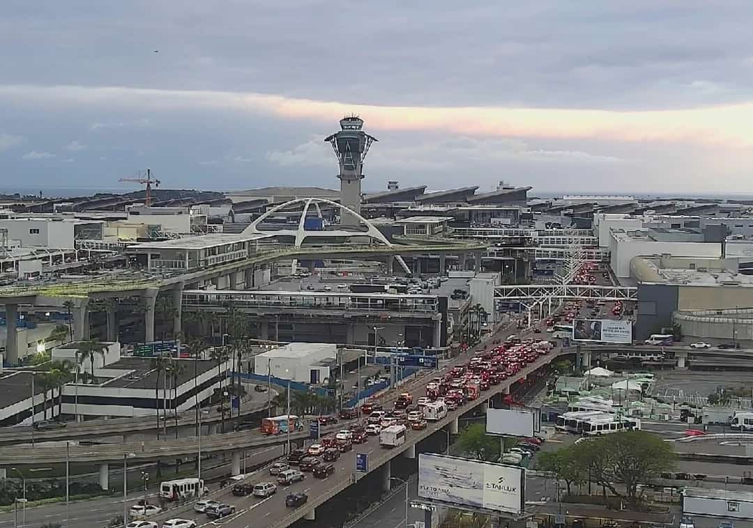 ממוריאל דיי כבר כאן: שיא של שלוש שנים בכמות הנוסעים ב-LAX