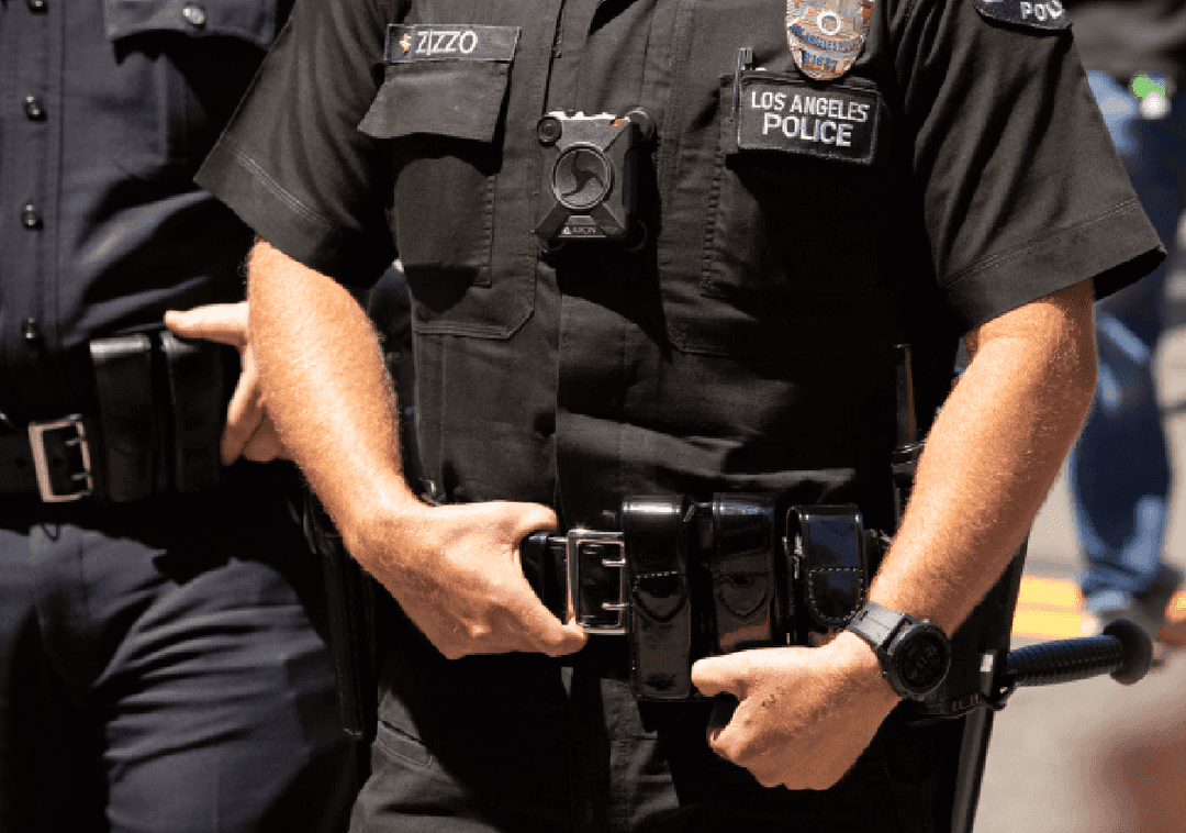 סערה ב-LAPD: פרטים ותמונות של שוטרים סמויים פורסמו באינטרנט 