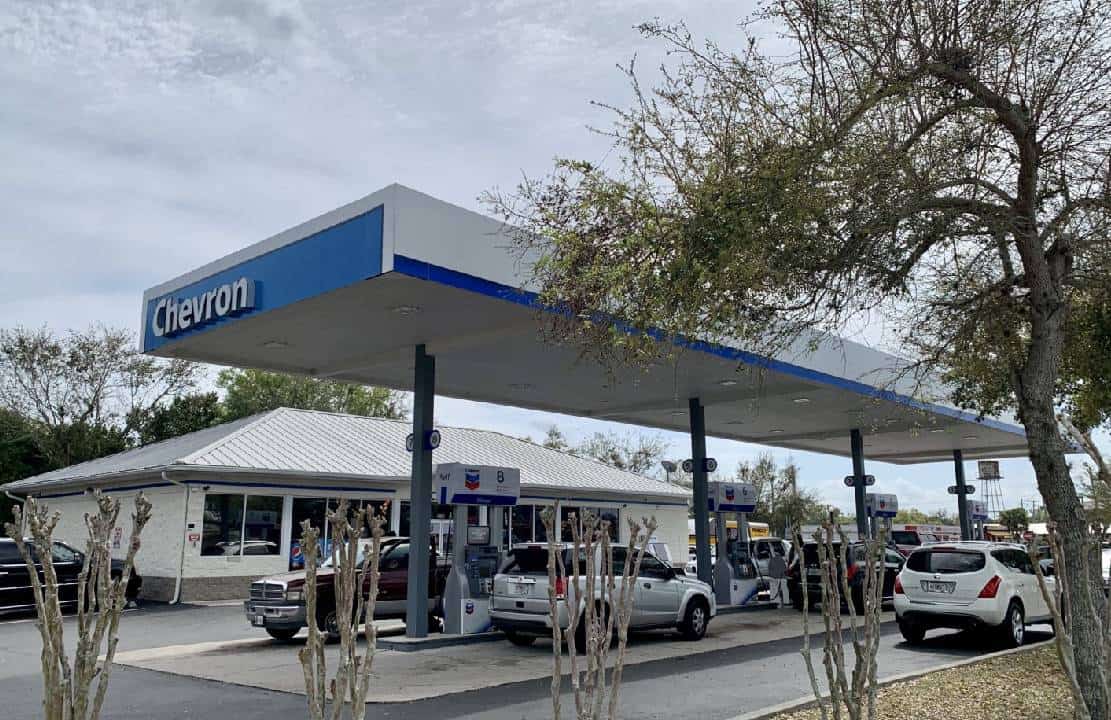פלורידה: מחירי הדלק ממשיכים לעלות אך מומחים מבטיחים - "צפויה ירידה אפשרית בשבועות הקרובים"