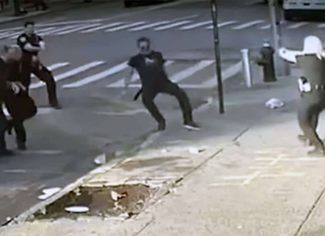 ניו יורק: יפוצה ב12 מיליון דולר על כך שנורה בידי שוטרים והפך לנכה 
