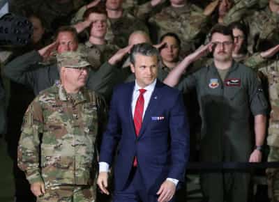 כל הצמרת הצבאית האמריקנית נשלפת מהשטח: שר ההגנה מזמן 800 גנרלים ואדמירלים לכינוס סודי בקוונטיקו