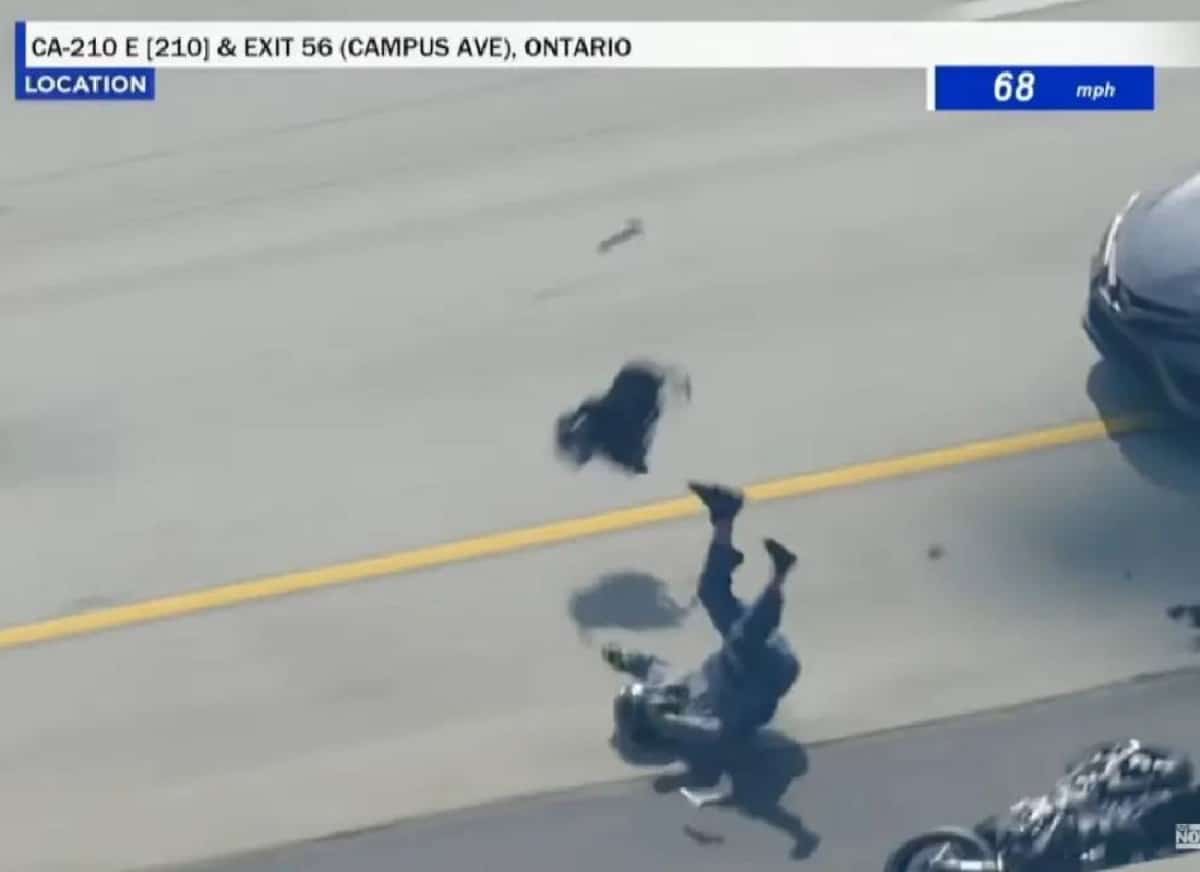 מרדף במהירות 270 קמ״ש הסתיים בהתרסקות קשה: רוכב אופנוע חשוד בהריגת שוטר נעצר בלוס אנג׳לס