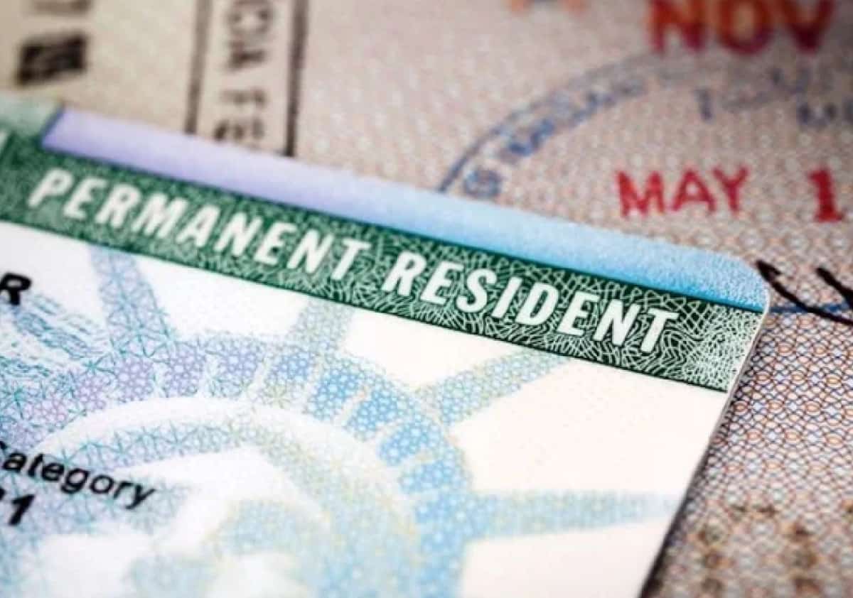 ניצחון למהגרים: ביהמ"ש מחייב את הרשויות לעצור את ההקפאה של בקשות לגרין קארד