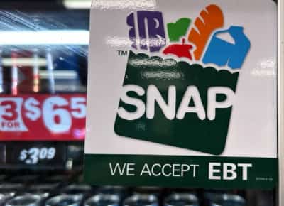 כאוס בהטבות המזון: טראמפ דורש לבטל תשלומים שכבר ניתנו – עשרות מיליוני אמריקאים עלולים להשאר רעבים