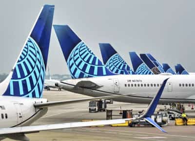 מלחמת איראן מכה בארנק האמריקאי: כרטיסי הטיסה מתייקרים, וחלק מחברות התעופה לא ישרדו