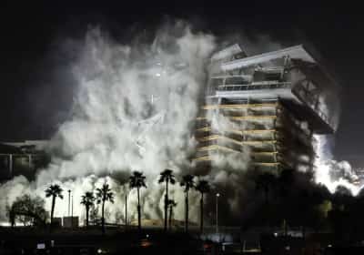 באמצע הלילה, בתוך פחות מדקה: מלון-הקזינו איסטסייד קנרי נמחק מקו הרקיע של לאס וגאס