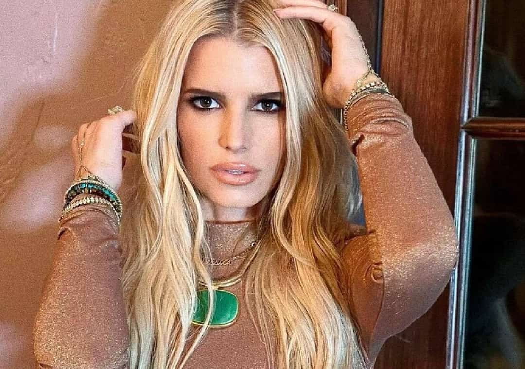 ג׳סיקה סימפסון חושפת כי ניהלה רומן עם כוכב קולנוע מוכר