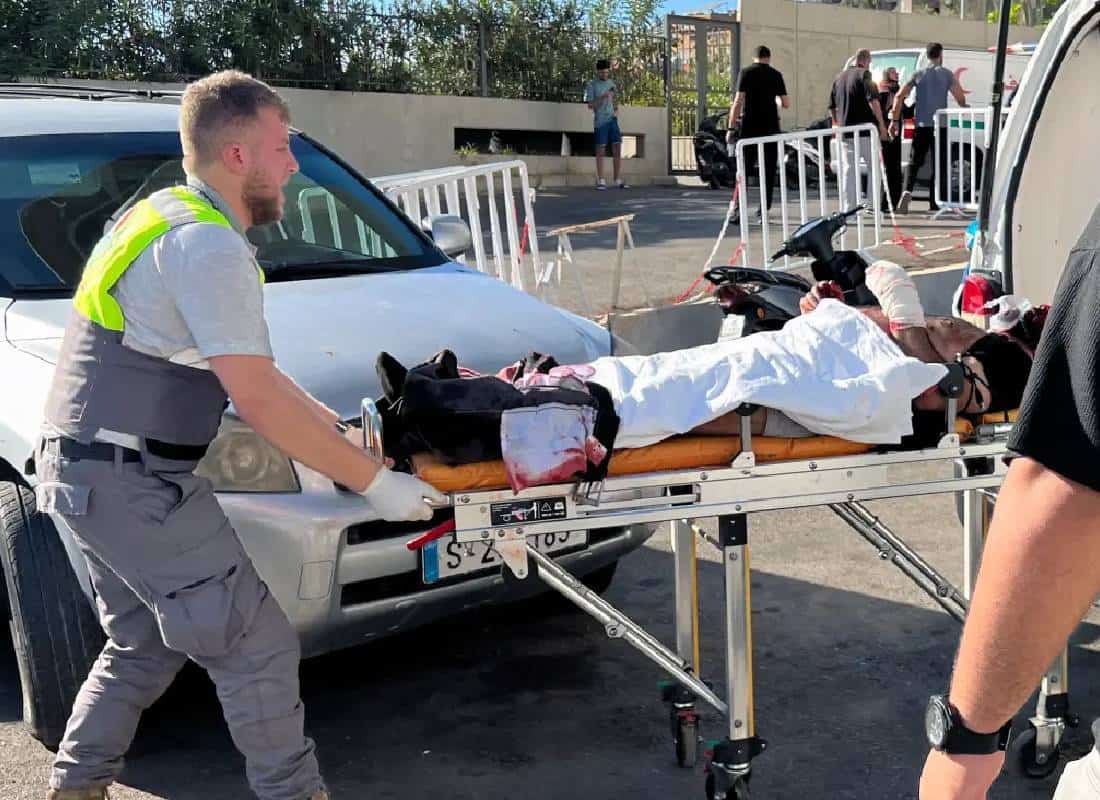 אלפי לוחמי חיזבאללה נפצעו בלבנון כאשר הביפרים החדשים שלהם התפוצצו כולם בו זמנית 