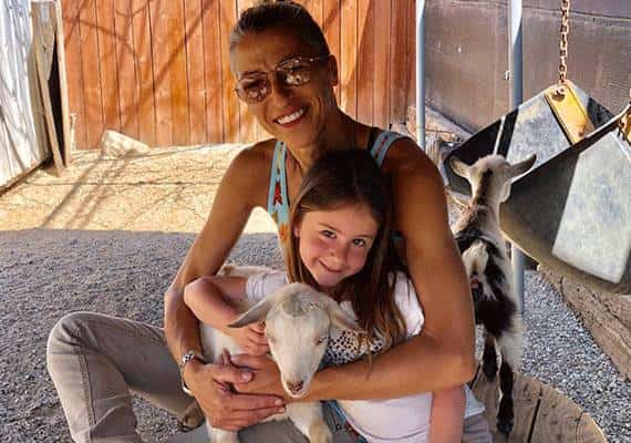 ״זה היעוד שלי״ -  הצצה לחוות החיות הטיפולית של לימור נס בלוס אנג'לס