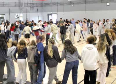 הורים בורחים מאנטישמיות – ובית ספר אחד קורס מצמיחה: עליית רישום חסרת תקדים בבית הספר היהודי בדנוור