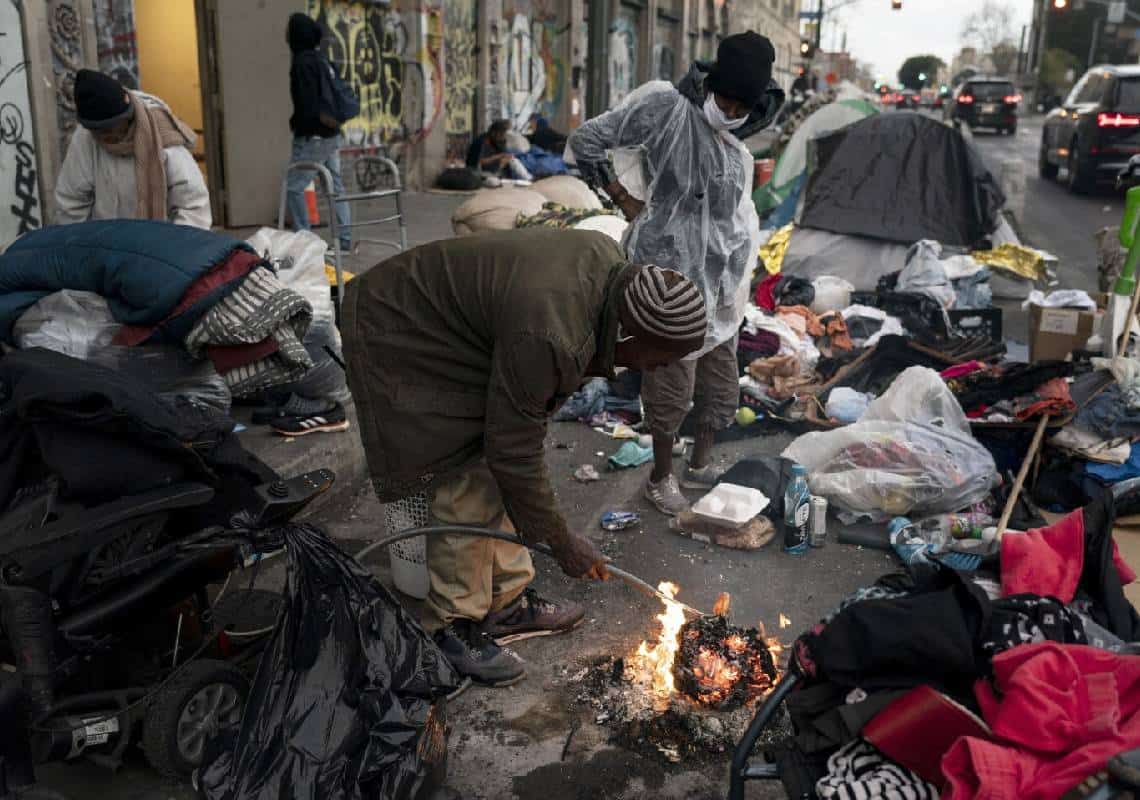 מפקחי לוס אנג'לס בקריאה לפרק את המשרד האמון על הטיפול בהומלסים 