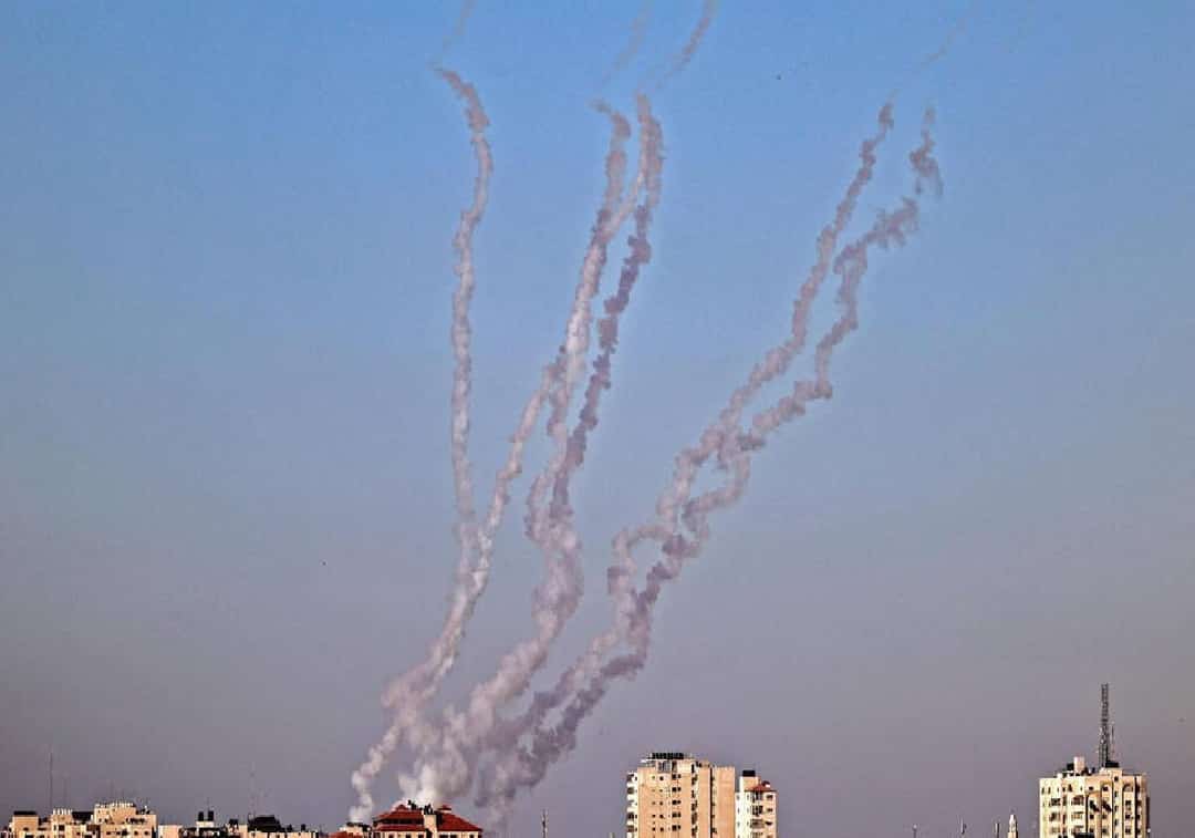 מתקפת רקטות בלתי פוסקת על כל דרום הארץ: חייל נדקר ביפו, ערבים יורים על יהודים ברחובות לוד