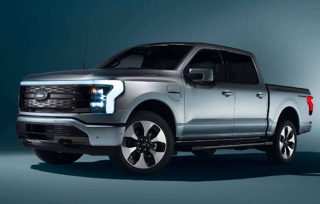 "פורד הכריזה מלחמה על טסלה": האם ה-F150 לייטנינג תנצח את הסייברטראק?