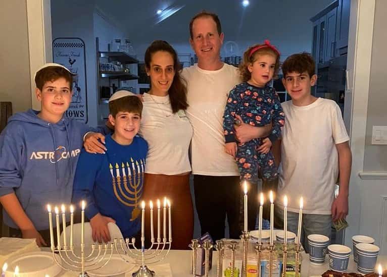 כל האמצעים כשרים כדי לגרש את החושך