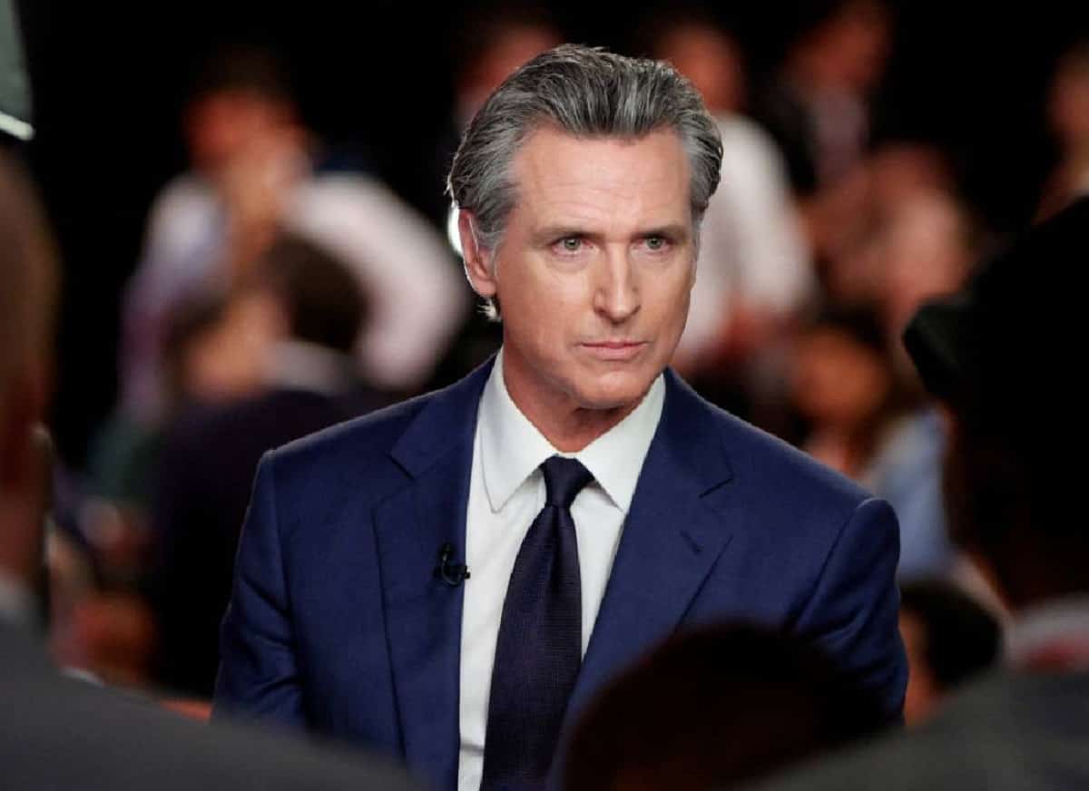 ניוסום חוזר בו – אבל לאן בדיוק?  מושל קליפורניה מבין שבמירוץ לנשיאות הוא זקוק לקהל הבוחרים היהודי