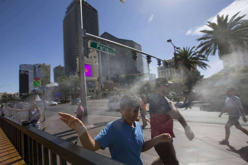 מ״עמק המוות״ עד ״עיר החטאים״: גלי חום היסטוריים מכים בארה״ב; מומחים מזהירים מפני ״סכנה אמיתית לחיים״