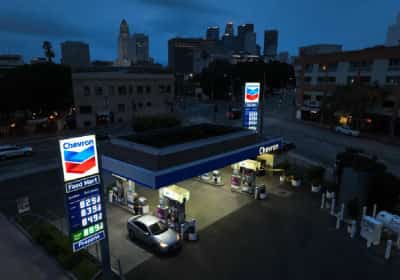 קנוניה נגד תושבי קליפורניה? שברון  מבקשת למחוק את התביעה על מניפולציה במחירי הדלק