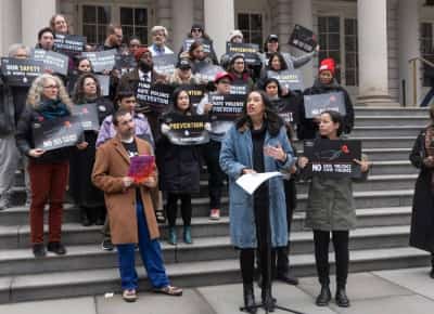 בלי נשק, בלי משטרה, בלי שמירה: התוכנית השנויה במחלוקת להגן על יהודי ניו יורק — מבלי להשתמש ברשויות החוק