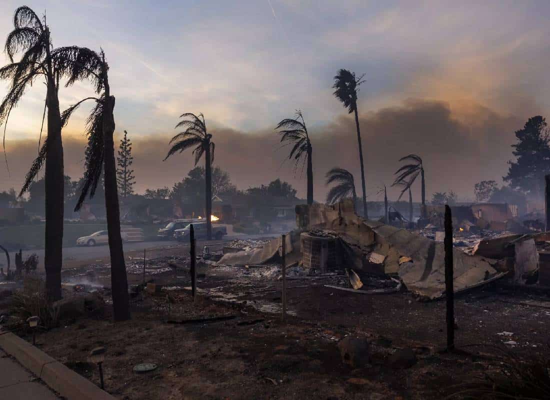 שריפת ההר: הרוח הפכה גן עדן לגיהינום בדרום קליפורניה