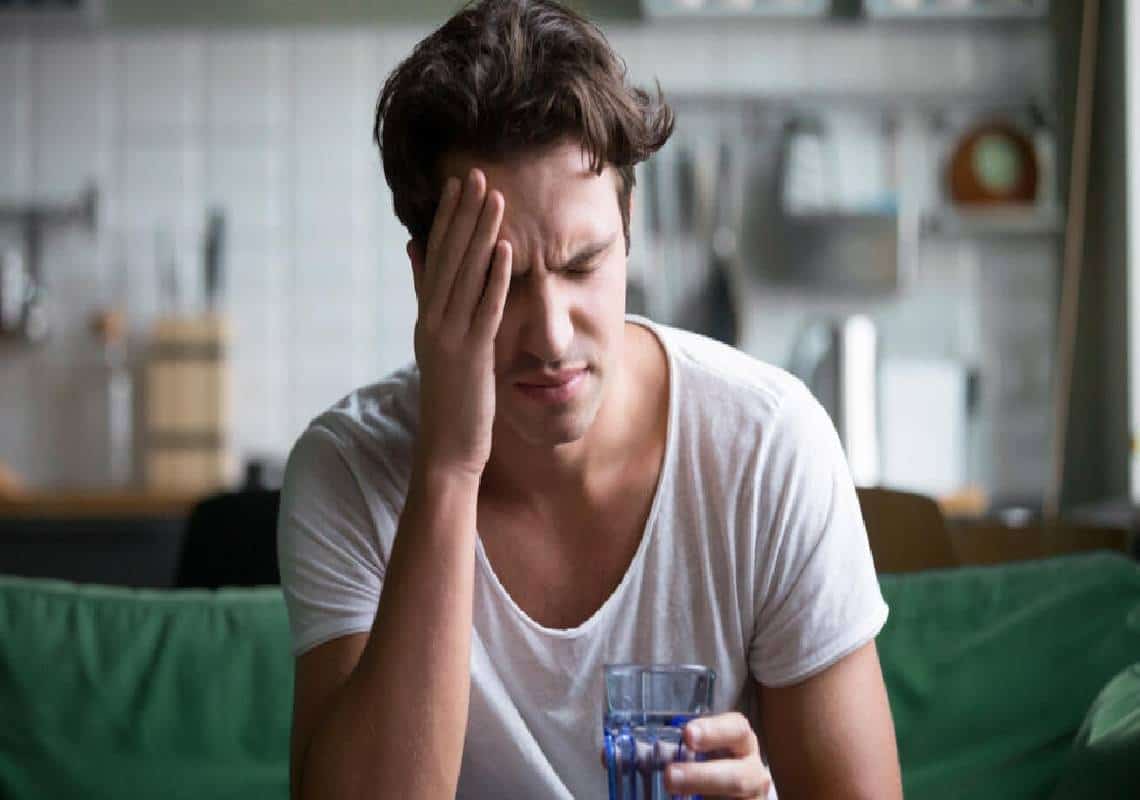 סובלים מכאב ראש באמצע היום? הנה כל מה שכדאי שתדעו על נפילת סוכר