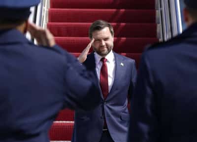 הטרול של הבית הלבן: ג׳יי־די ואנס תוקף בלי מעצורים