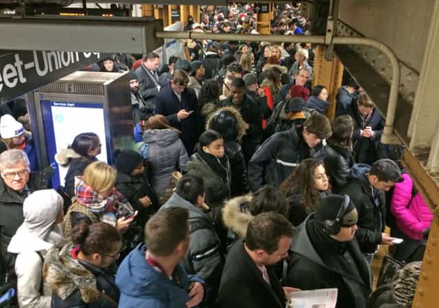 ניו יורק מצטרפת לרשימת ערים בעולם שבהן הנסיעה ברכבת התחתית יכולה להפוך לחוויה לא פשוטה, ובמיוחד לאורך קווי 4, 5 ו-6 שחוצים את שדרת לקסינגטון במנהטן