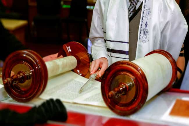 מה זה אומר? על המשמעות המקורית של 'בתמצווש' ומסיבות בר מצווה  