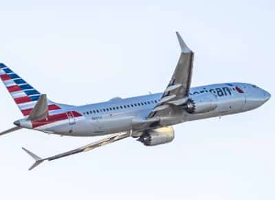 מטוס אמריקן איירליינס נחת במיאמי עם חורי כדורים בכנף — לאחר טיסה מקולומביה