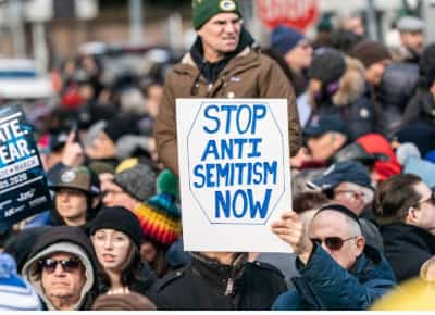 זו שריפה בדרגה חמש: שליש מיהודי ארצות הברית תכננו תרחיש בריחה, תשעה אחוזים רכשו נשק