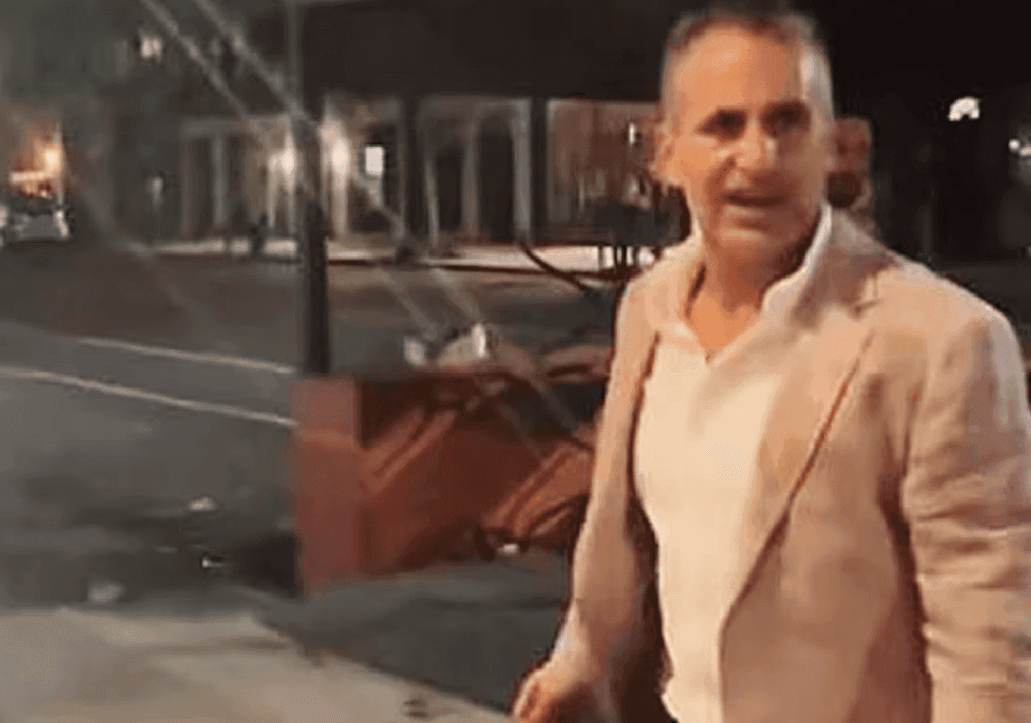 הבנקאי היהודי שהכה מפגינה פרו-פלסטינית – הסגיר את עצמו למשטרה