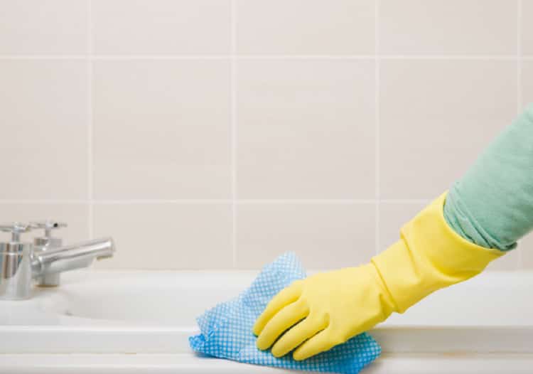 לא כל דבר צריך אקונומיקה: 6 משטחים שעלולים להיהרס