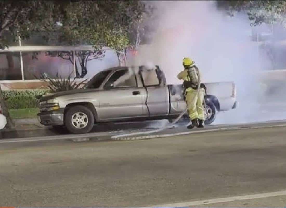 הרשויות חוקרות סדרת שריפות החשודות כהצתה בעמק סן פרננדו