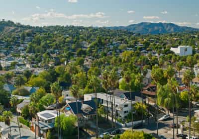 סירנות נגד סוכני הגירה: מערכות אזעקה הותקנו בשכונת היילנד פארק בלוס אנג'לס