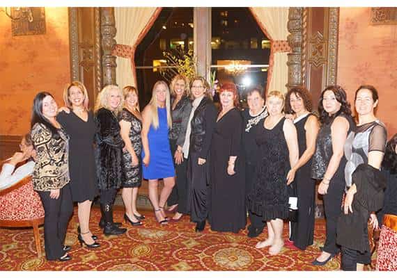 שייקה לוי שר ומרגש