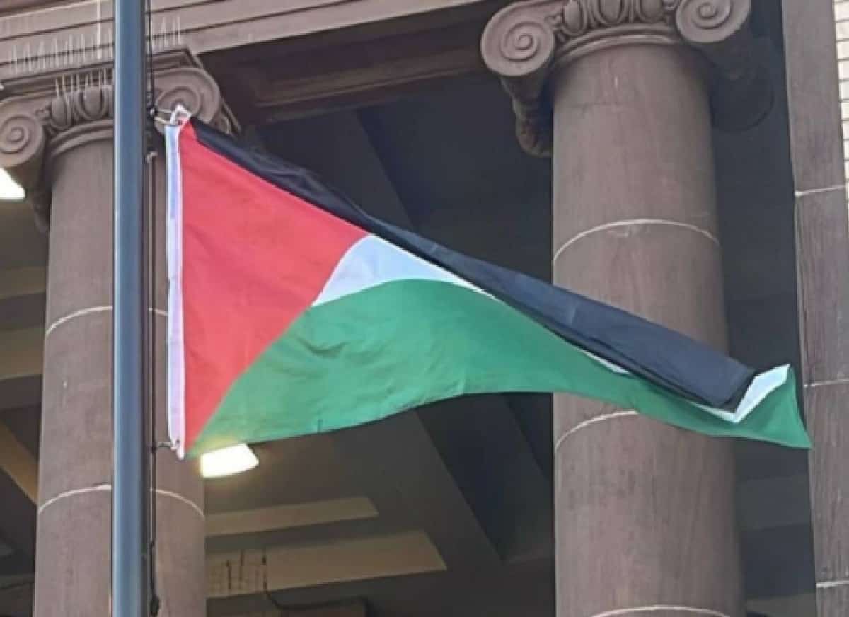 סערה פוליטית בניו ג'רזי: דגל פלסטין הונף בהובוקן ביום השנה לאינתיפאדה הראשונה – והעיר מודה בכשל  בשיקול הדעת