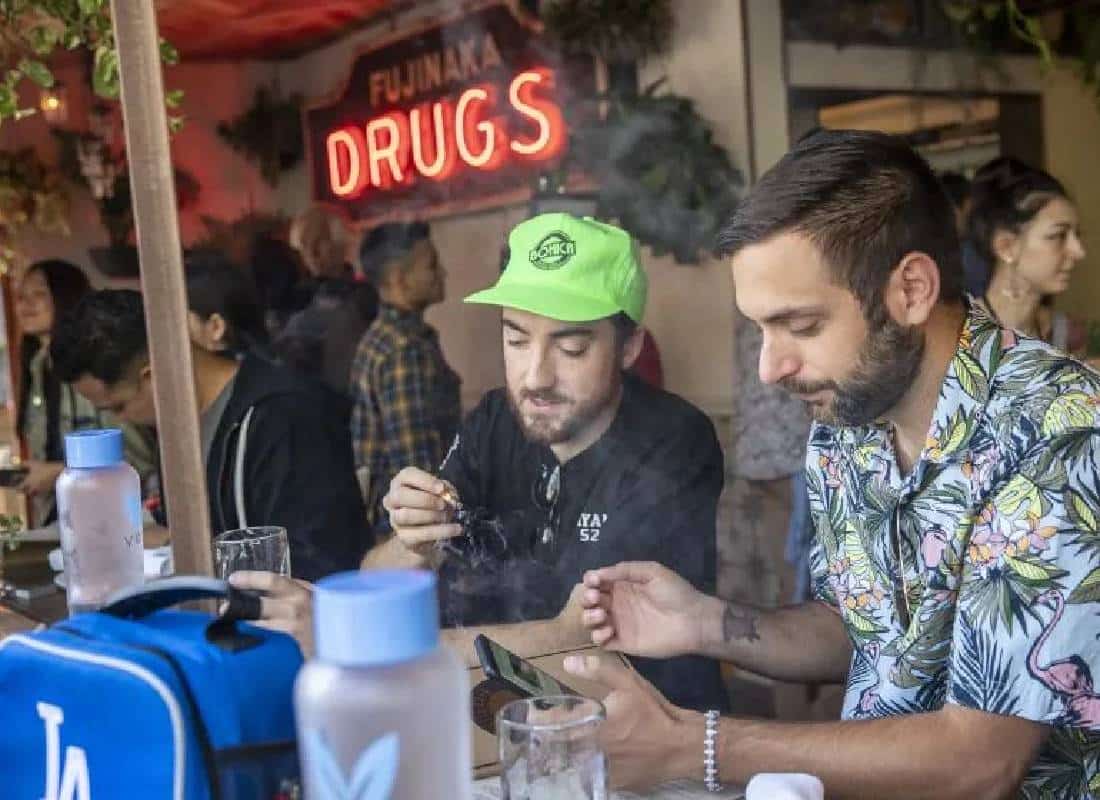 קליפורניה: בתי קפה לקנאביס כמו באמסטרדם