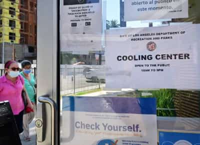 מרץ לוהט, עיר דרוכה: לוס אנג'לס נאבקת בגל חום חריג ומסוכן באמצעות מרכזי קירור