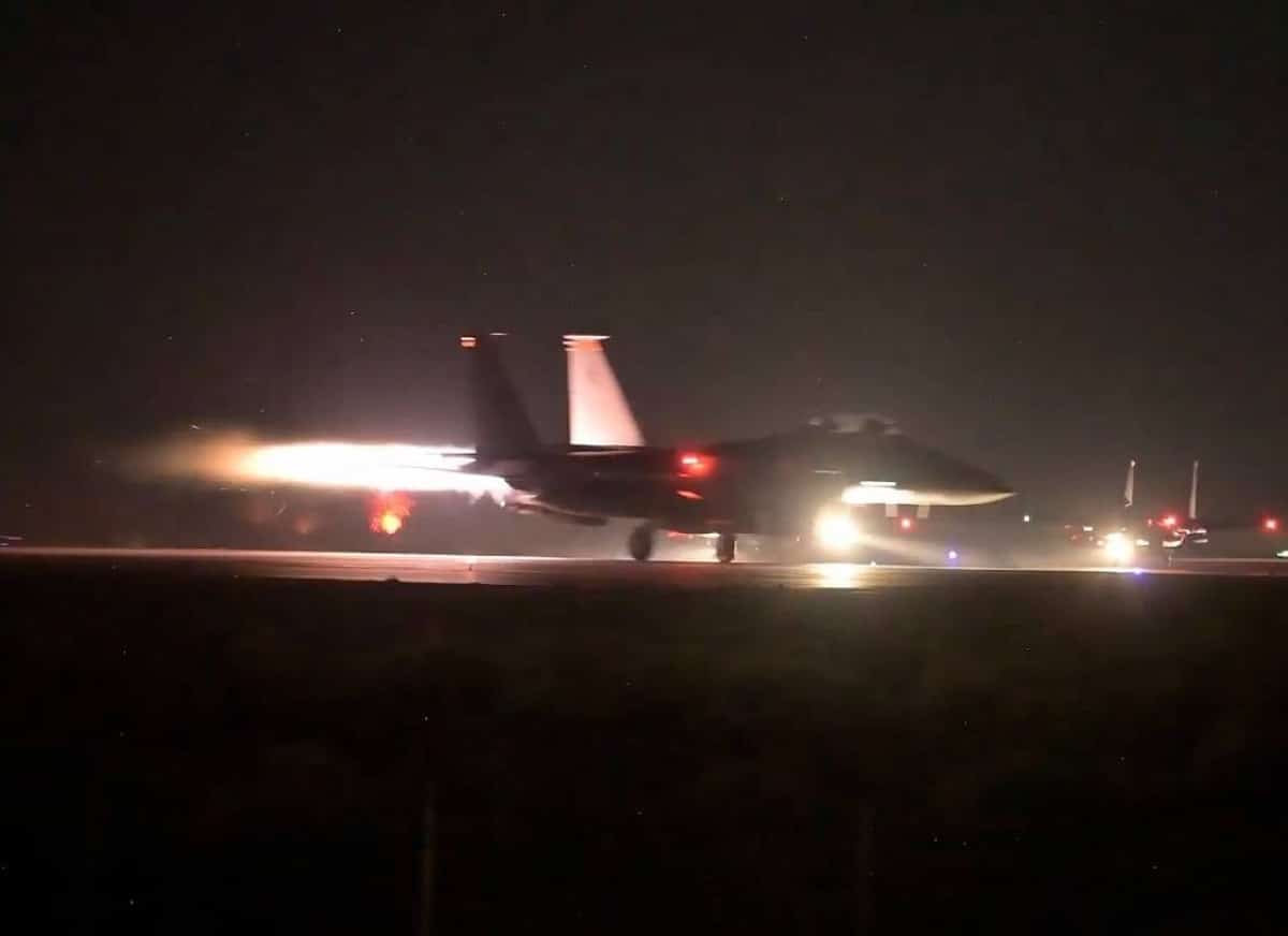 טראמפ הורה על תקיפה נרחבת בסוריה: תגובה קטלנית למארב נגד אמריקאים