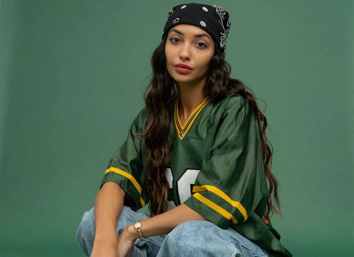 אחרי שנים של הופעות על הבמות הגדולות בעולם ושיתופי פעולה עם שמות מהשורה הראשונה, קרין עוזיהו או פשוט “עוזה” ממשיכה ליצור עם חברת הבידור שלה את האירועי