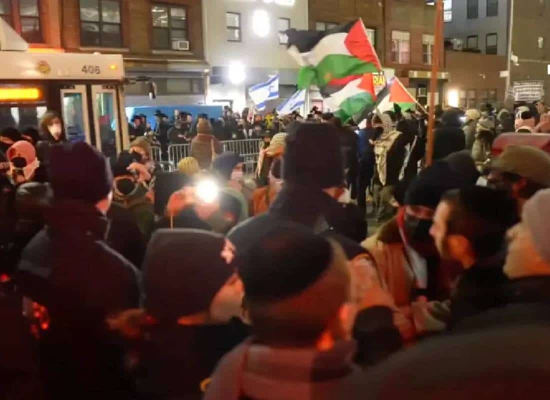 מהומות אלימות בשכונה יהודית בניו יורק: מפגינים פרו-פלסטינים התעמתו עם תושבים בבורו פארק
