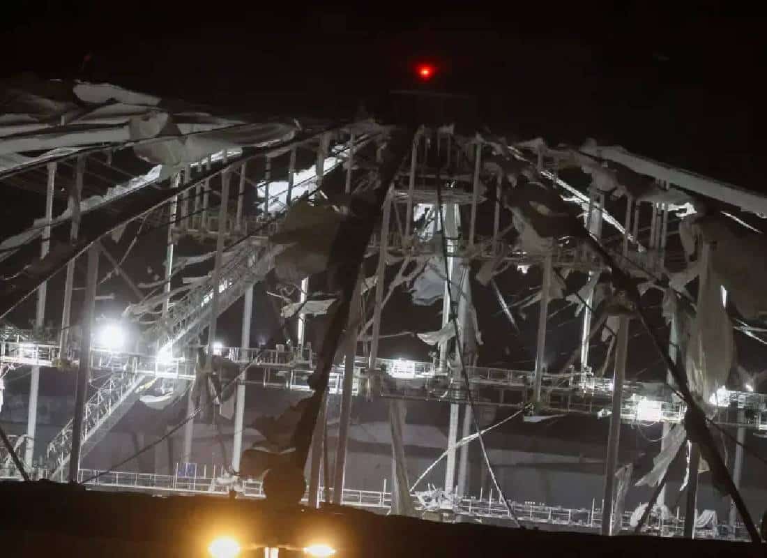 הוריקן מילטון קרע את גגו של אצטדיון טרופיקנה פילד של טמפה ביי רייז