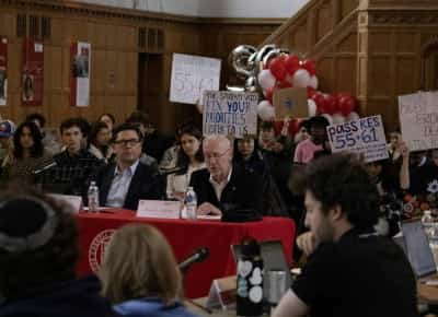 קורנל נגד הטכניון: מועצת הסטודנטים הצביעה לנתק את השותפות — ונשיא האוניברסיטה היהודי עזב את האולם בקריאות בוז 