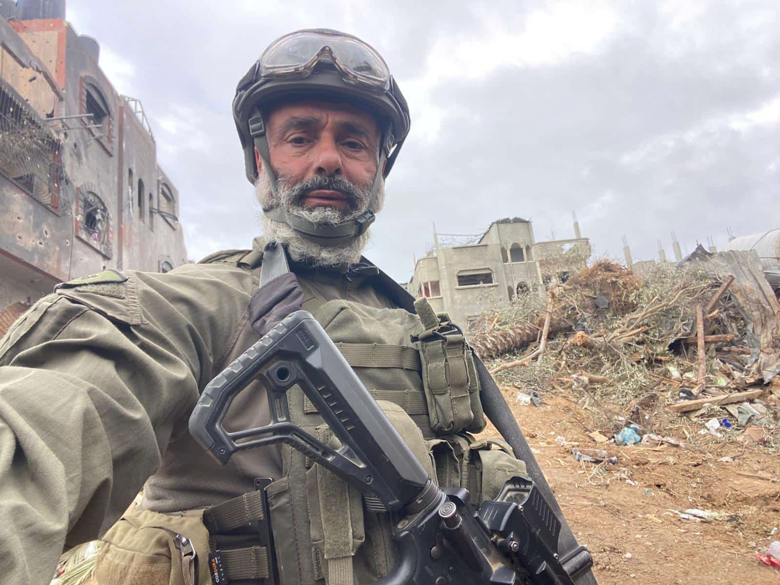 מבעד לעיני הלוחם: סא"ל במיל' אמיר גורן חושף את הגבורה והכאב של היום שקרע את לב האומה