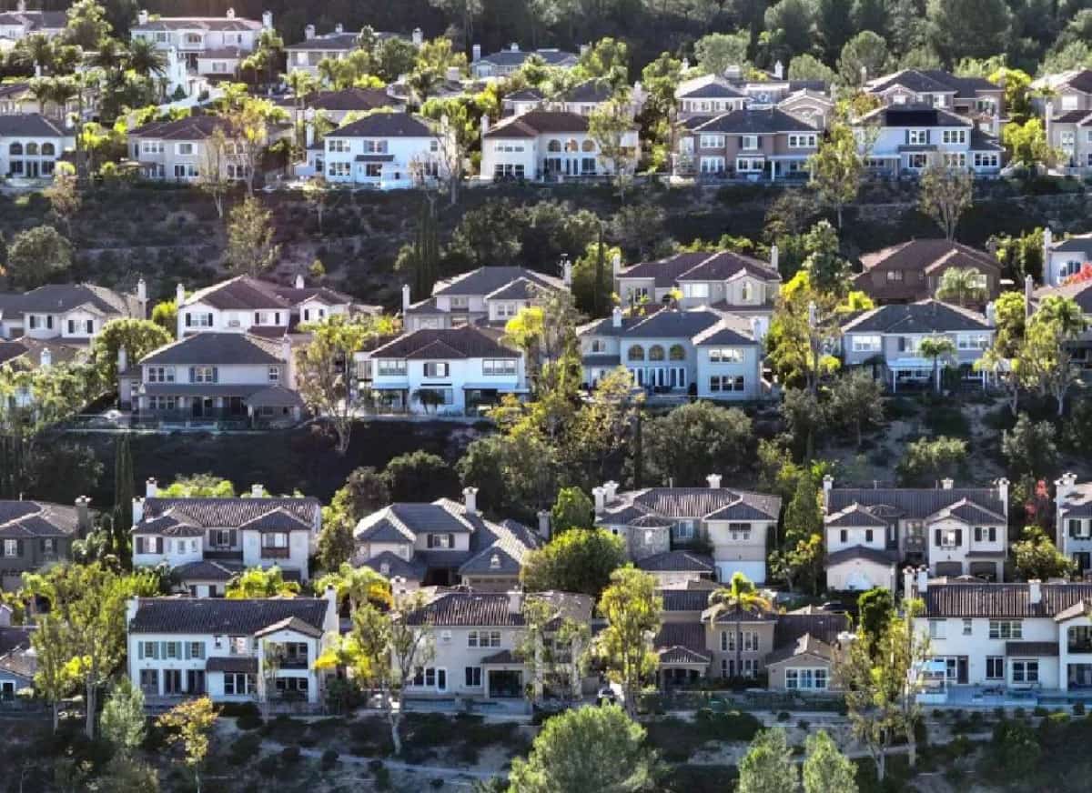 קליפורניה מחלקת סיוע לדיור: הגרלה מול משבר