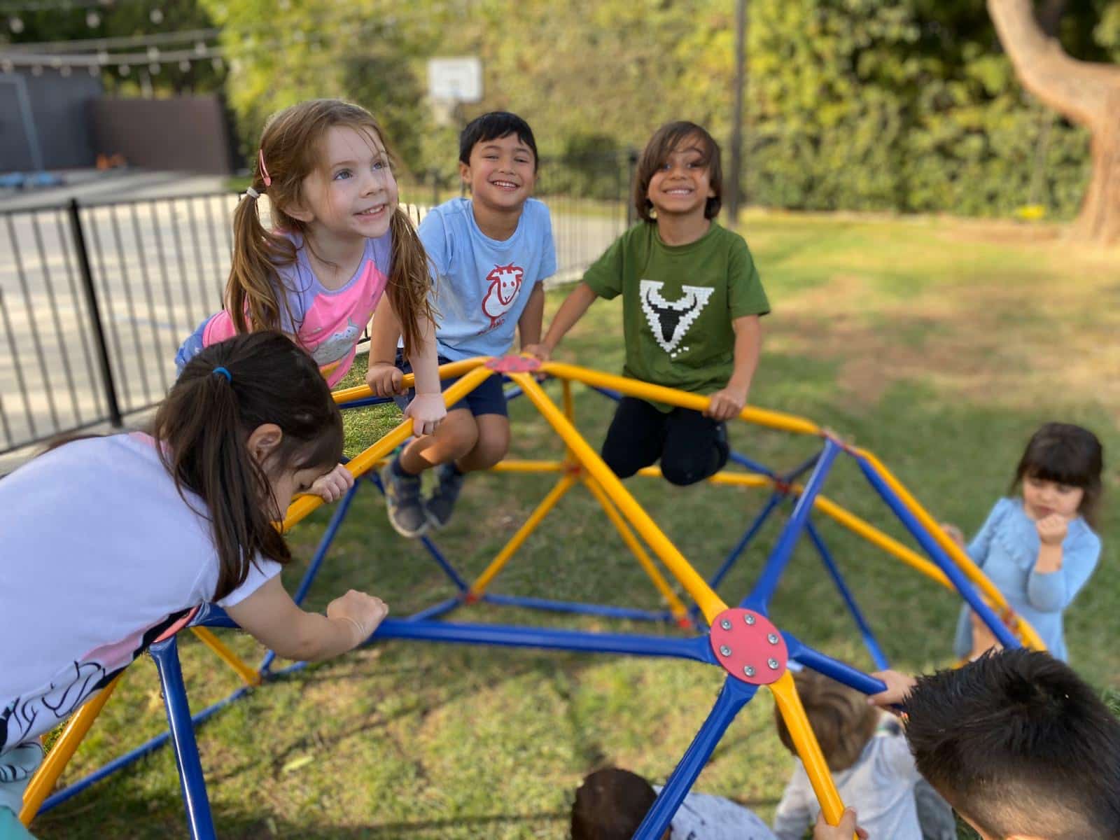 שיטת מונטסורי בשילוב חינוך כחול לבן: סיפורה של שיטת החינוך האיטלקית שהפכה מבוקשת ברחבי ארצות הברית